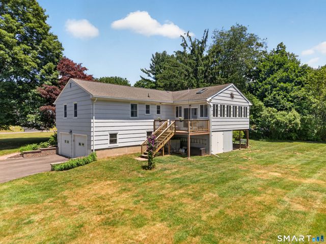 16 Williamsburg Drive, Orange, CT 06477