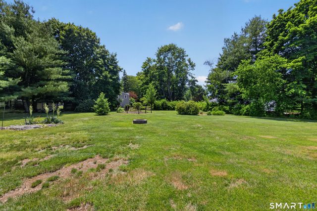 16 Williamsburg Drive, Orange, CT 06477