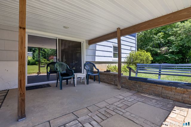 16 Williamsburg Drive, Orange, CT 06477