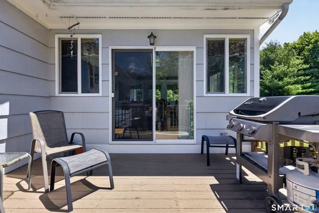 16 Williamsburg Drive, Orange, CT 06477