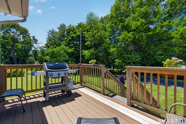 16 Williamsburg Drive, Orange, CT 06477