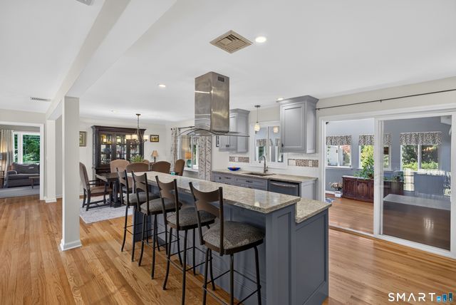 16 Williamsburg Drive, Orange, CT 06477