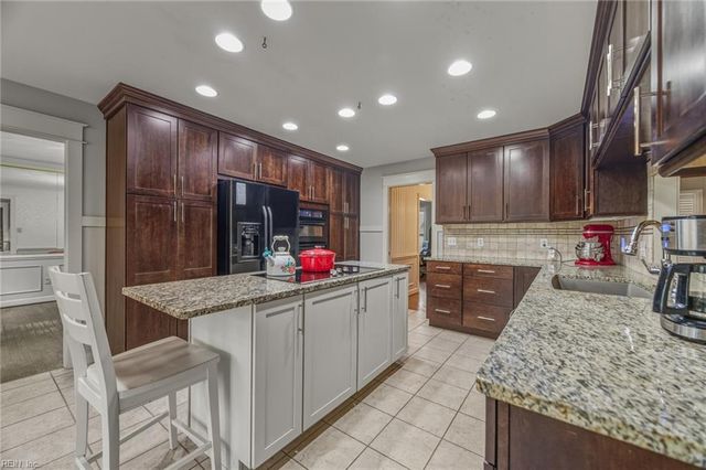 1121 Selwood DR, Virginia Beach, VA 23464