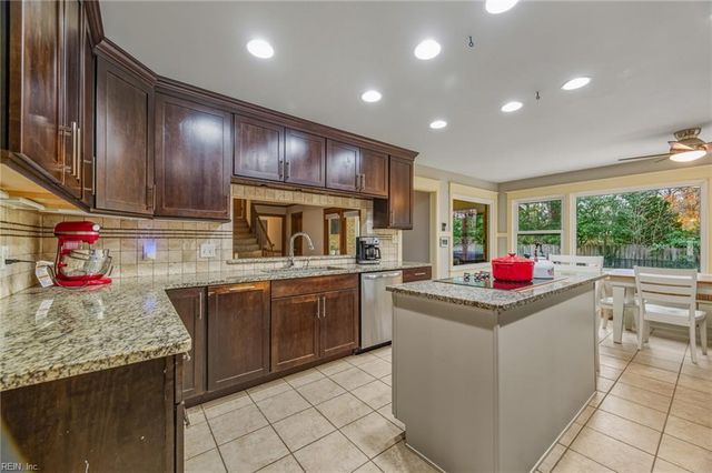 1121 Selwood DR, Virginia Beach, VA 23464