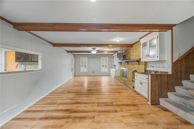 1121 Selwood DR, Virginia Beach, VA 23464