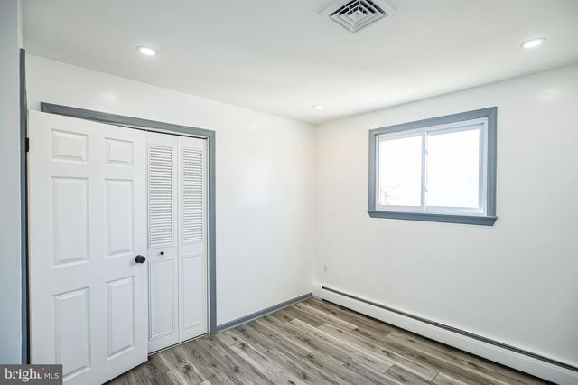 165 CENTRAL AVE, Woodbury Heights, NJ 08097