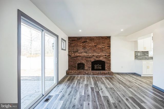 165 CENTRAL AVE, Woodbury Heights, NJ 08097