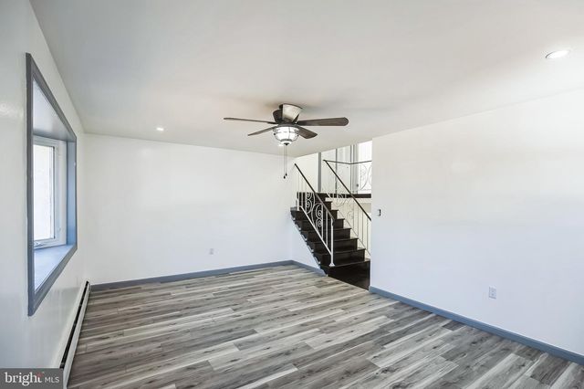 165 CENTRAL AVE, Woodbury Heights, NJ 08097