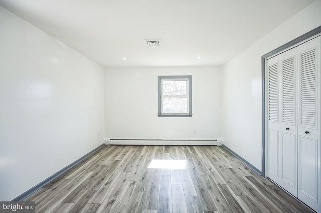 165 CENTRAL AVE, Woodbury Heights, NJ 08097