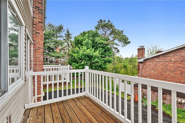 405 Highland Pines Ct, Ross Twp, PA 15237