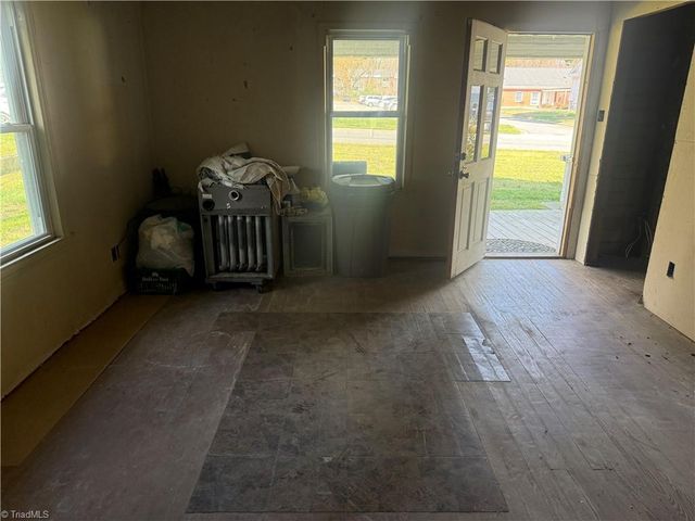 213 W Decatur Street, Madison, NC 27025