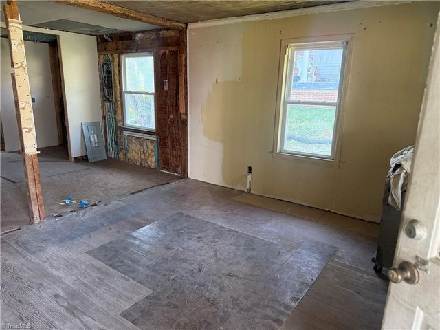 213 W Decatur Street, Madison, NC 27025