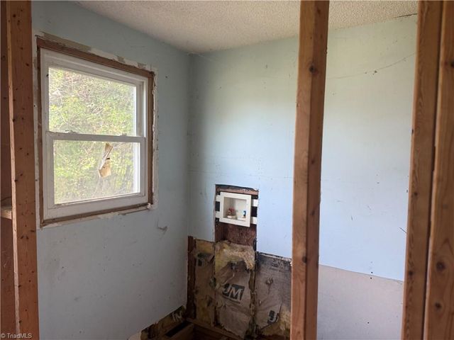 213 W Decatur Street, Madison, NC 27025