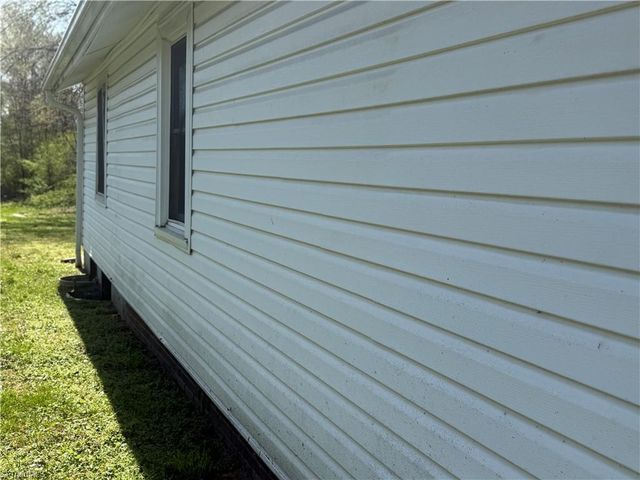213 W Decatur Street, Madison, NC 27025