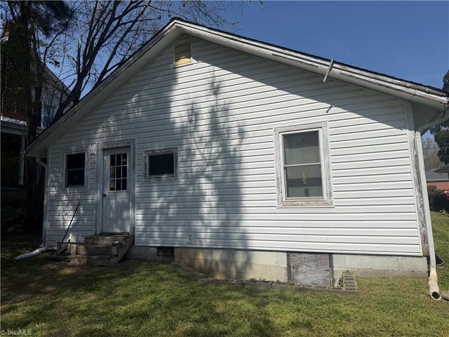 213 W Decatur Street, Madison, NC 27025
