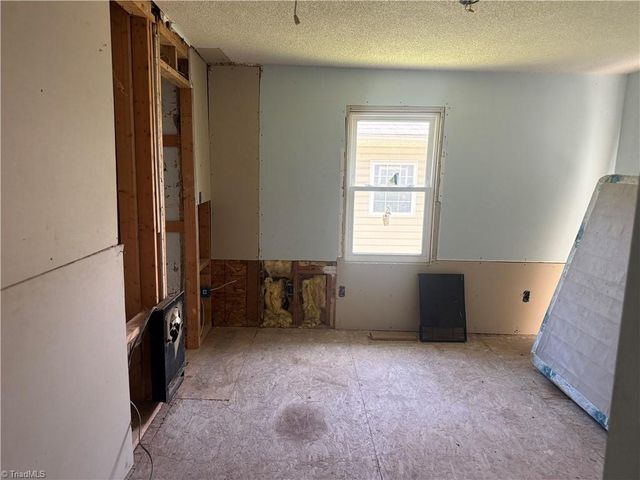 213 W Decatur Street, Madison, NC 27025