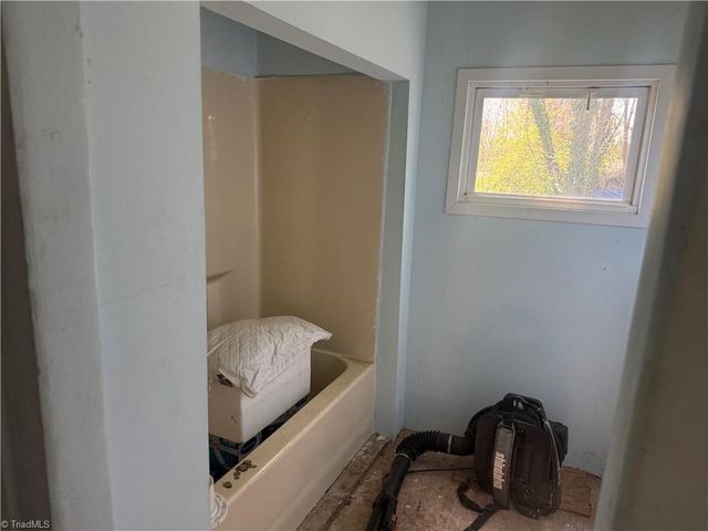 213 W Decatur Street, Madison, NC 27025