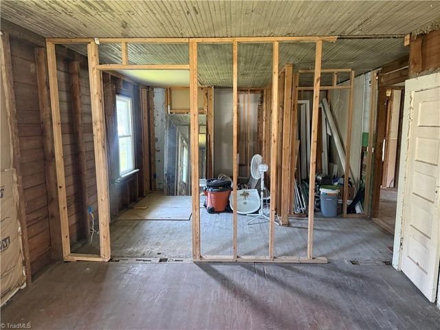 213 W Decatur Street, Madison, NC 27025