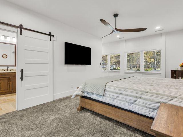 102 Shadywood Place, Enchanted Oaks, TX 75156