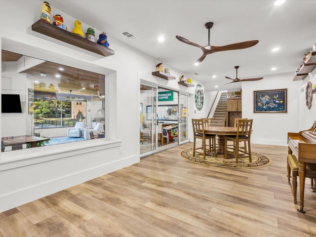 102 Shadywood Place, Enchanted Oaks, TX 75156