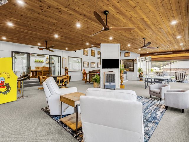 102 Shadywood Place, Enchanted Oaks, TX 75156