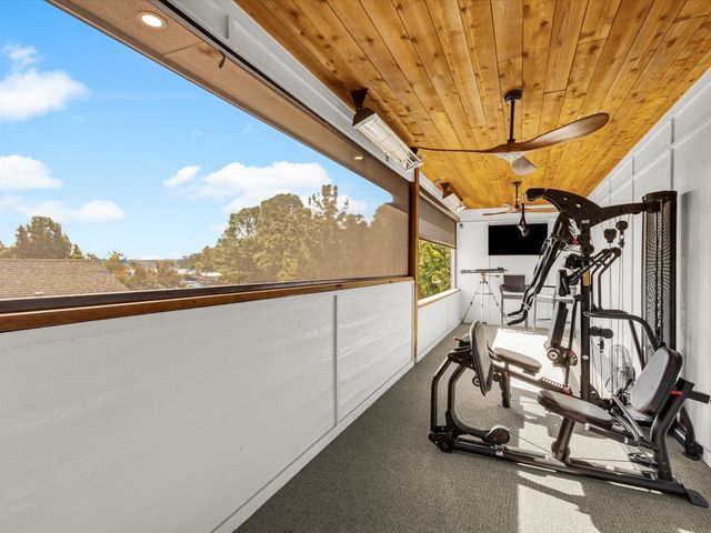 102 Shadywood Place, Enchanted Oaks, TX 75156