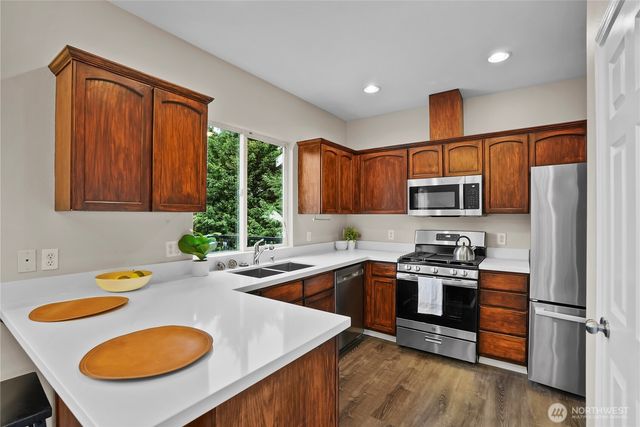 18926 21st Ave W, Lynnwood, WA 98036