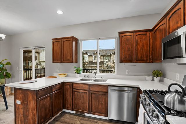 18926 21st Ave W, Lynnwood, WA 98036