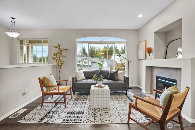 18926 21st Ave W, Lynnwood, WA 98036