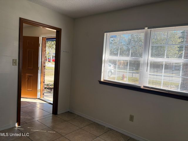 3017 Bemis Avenue, Gautier, MS 39553