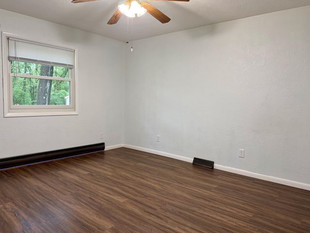2120 E 200 S, Knox, IN 46534