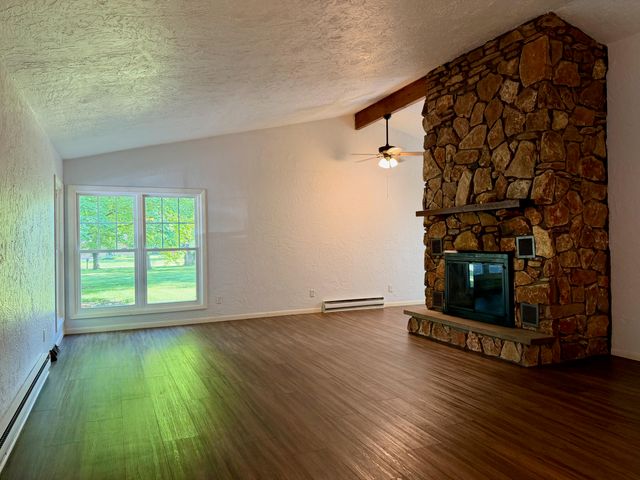 2120 E 200 S, Knox, IN 46534