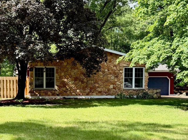 2120 E 200 S, Knox, IN 46534