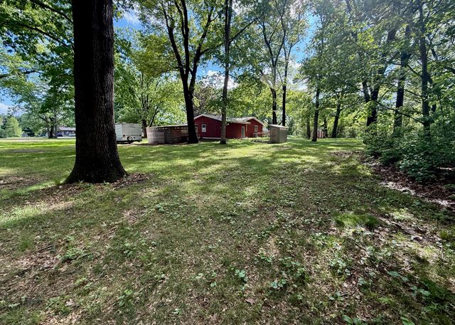 2120 E 200 S, Knox, IN 46534