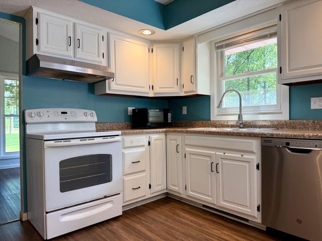 2120 E 200 S, Knox, IN 46534