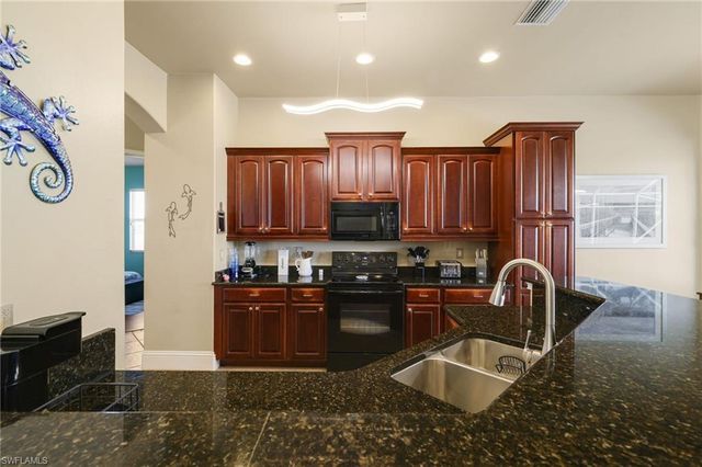 3237 Yucatan PKWY, Cape Coral, FL 33993