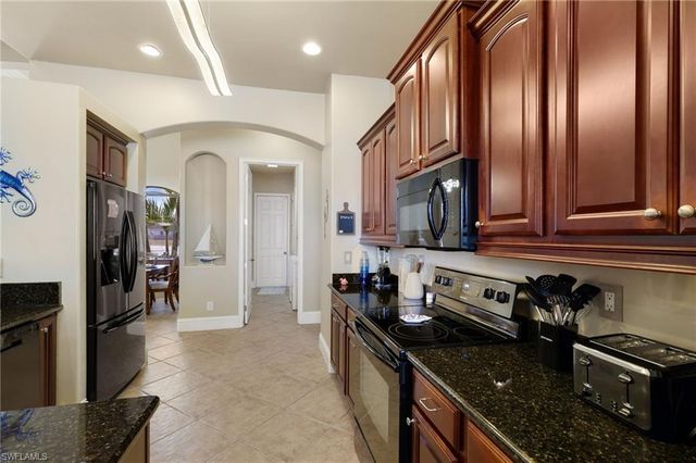 3237 Yucatan PKWY, Cape Coral, FL 33993