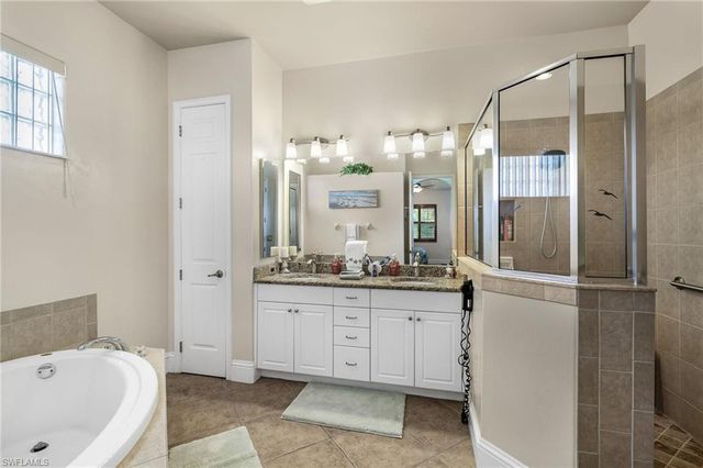 3237 Yucatan PKWY, Cape Coral, FL 33993