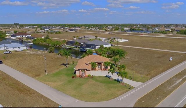3237 Yucatan PKWY, Cape Coral, FL 33993