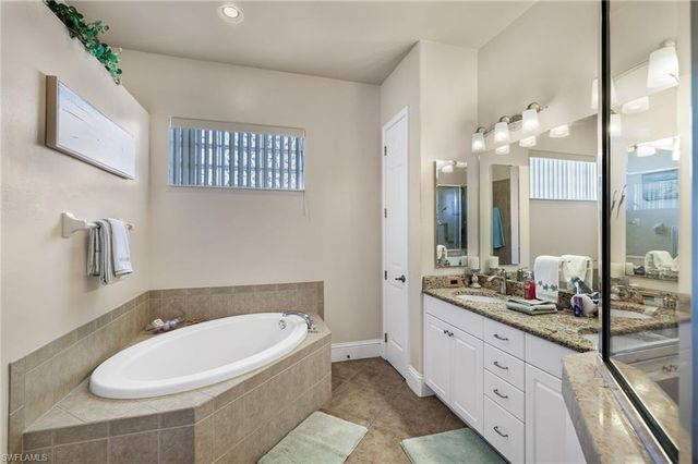 3237 Yucatan PKWY, Cape Coral, FL 33993