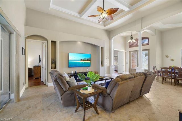 3237 Yucatan PKWY, Cape Coral, FL 33993