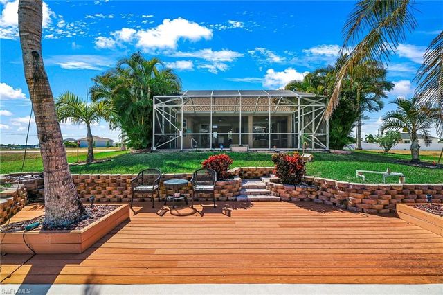 3237 Yucatan PKWY, Cape Coral, FL 33993