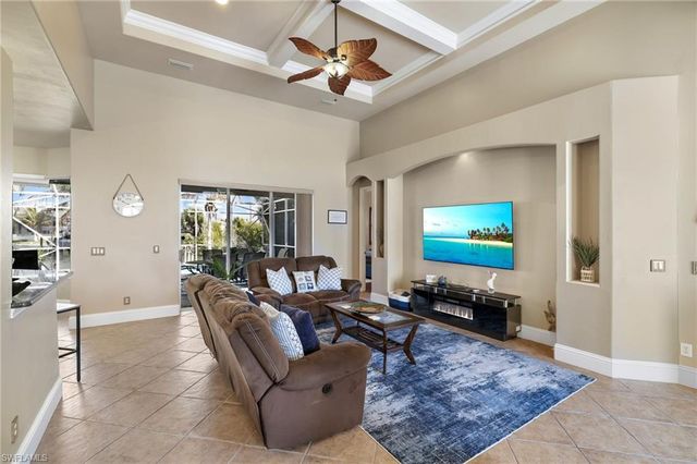 3237 Yucatan PKWY, Cape Coral, FL 33993