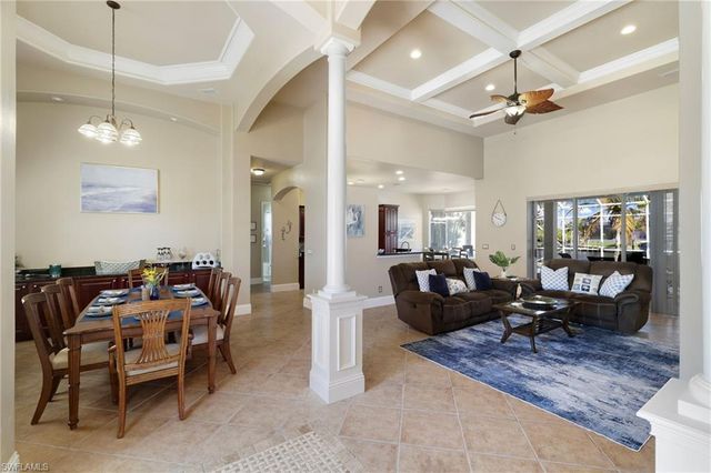 3237 Yucatan PKWY, Cape Coral, FL 33993
