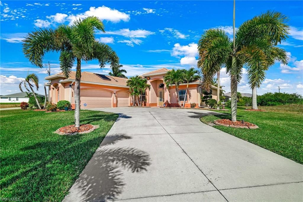 3237 Yucatan PKWY, Cape Coral, FL 33993