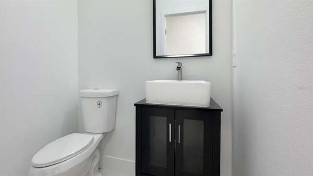 27 W 8TH STREET, Apopka, FL 32703