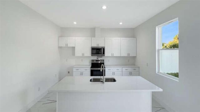 27 W 8TH STREET, Apopka, FL 32703