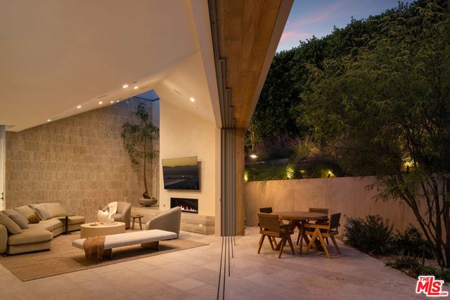 1600 Rising Glen Road, Los Angeles, CA 90069