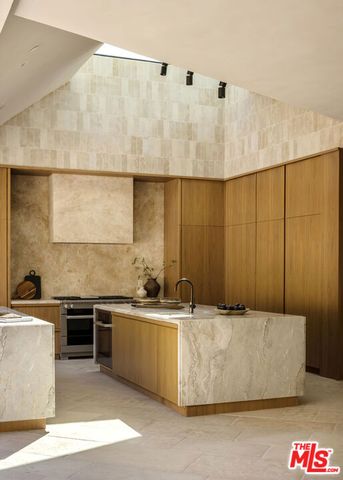 1600 Rising Glen Road, Los Angeles, CA 90069