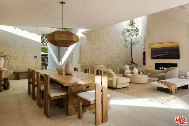 1600 Rising Glen Road, Los Angeles, CA 90069